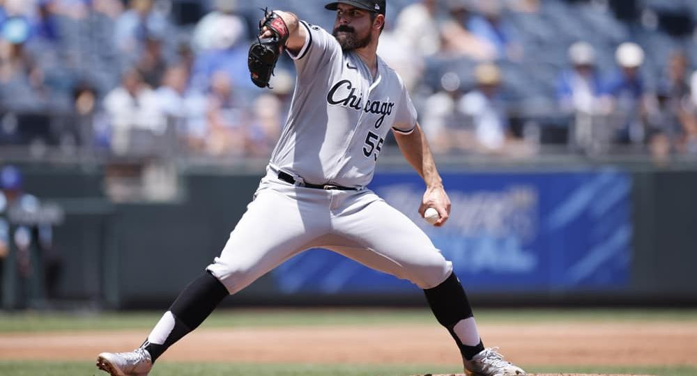 Monday MLB Playoffs Betting Preview | MLB Gambling Podcast (Ep. 51)