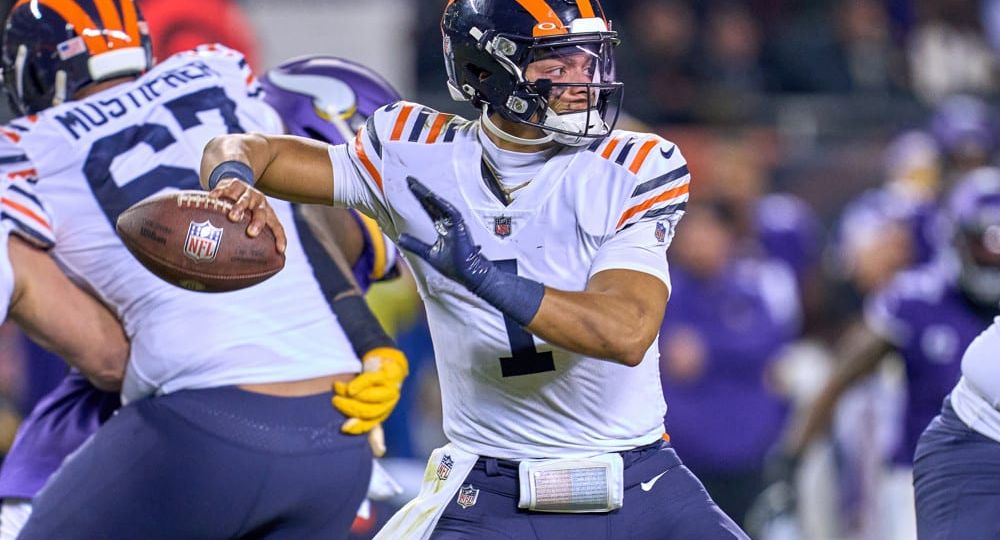NFL Week 17 Totals Breakdown | NFL Gambling Podcast (Ep. 112)