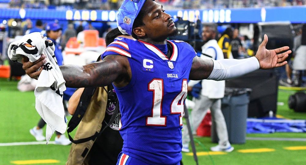 NFL Week 12 Totals Breakdown | NFL Gambling Podcast (Ep. 82)