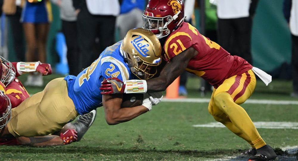 COLLEGE FOOTBALL: NOV 19 USC at UCLA