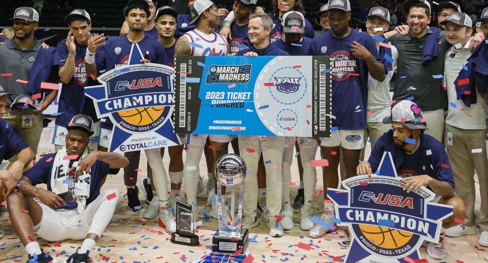 Top 10 Mid-Major College Basketball Teams Entering 2023-24