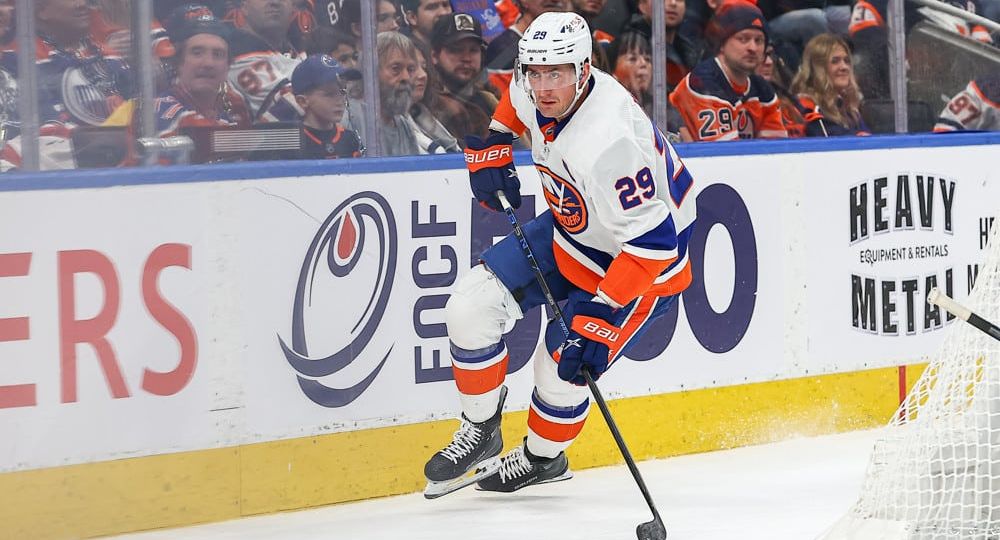 NHL: NOV 13 Islanders at Oilers