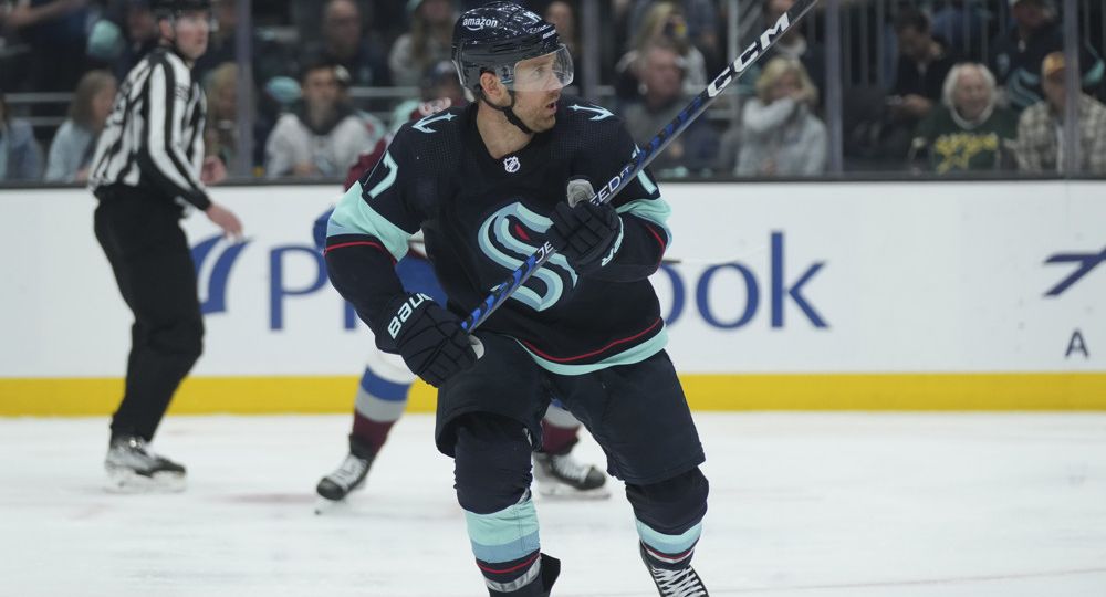 NHL: APR 28 Western Conference First Round - Avalanche at Kraken